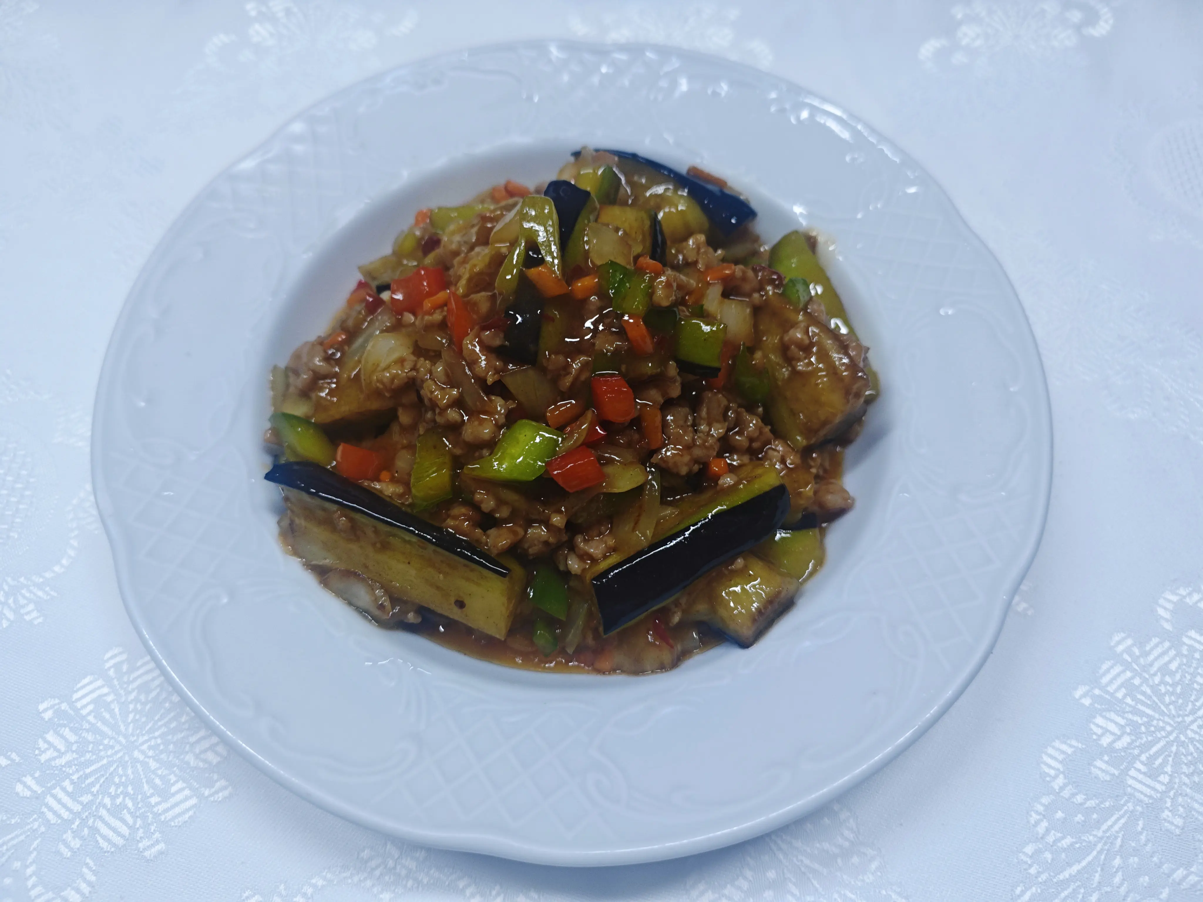 Berenjena con carne (picante)